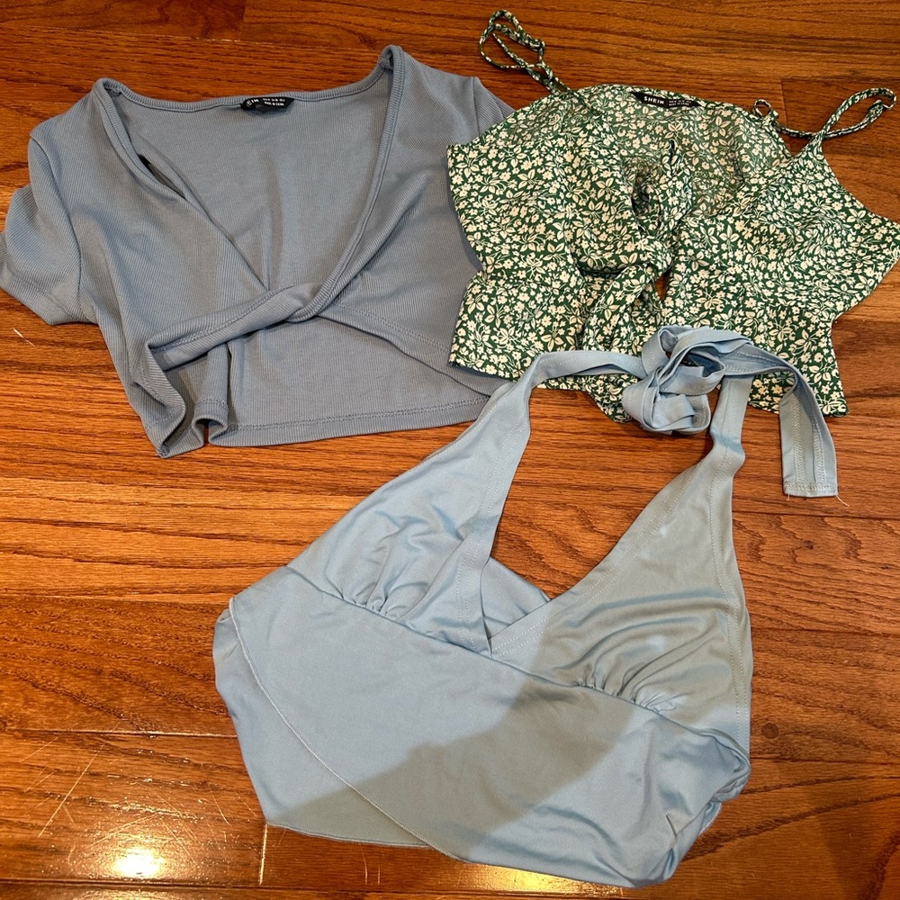 Stylish Women's Blue and Green Tops Set